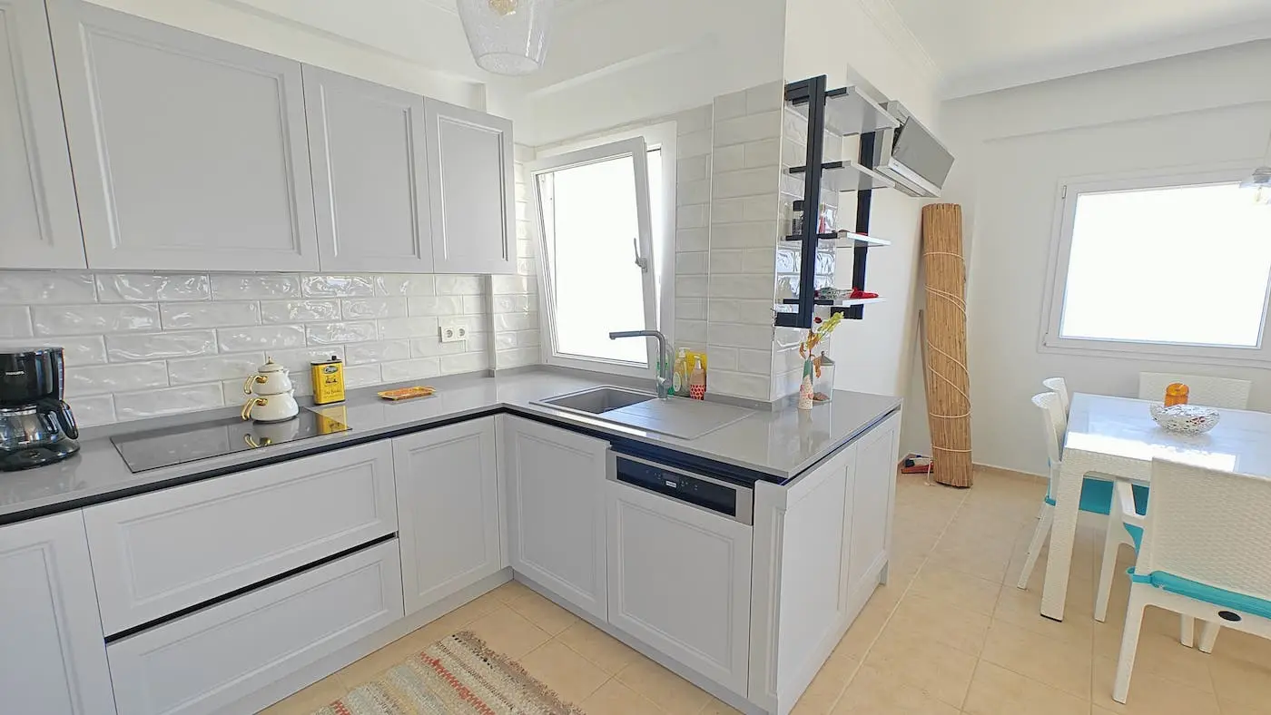 Fitted kitchen